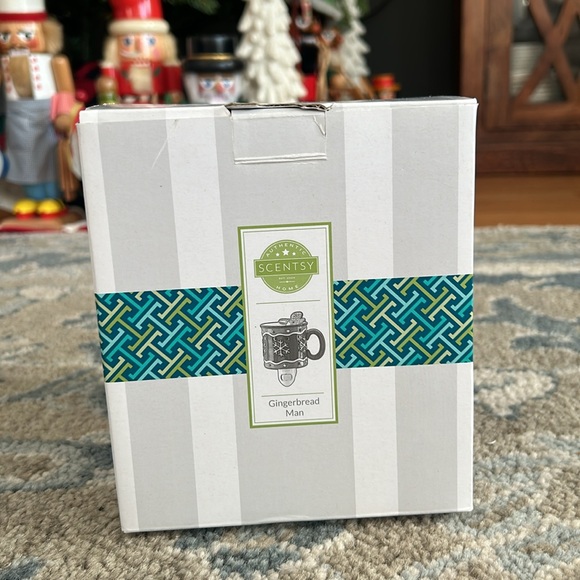 Scentsy Gingerbread Plug In - Picture 4 of 5